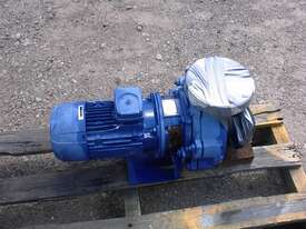 KSB electric water pump - picture2' - Click to enlarge