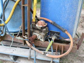 Spray Tank 400L 3PL PTO - picture0' - Click to enlarge