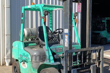 Mitsubishi 3T Forklift