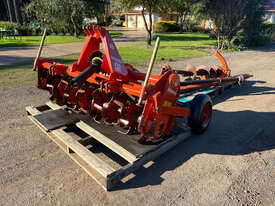 Howard AR30-180 Tiller Attachments - picture2' - Click to enlarge