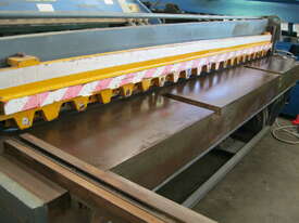 Steelmaster 2500mm x 3mm Guillotine - picture2' - Click to enlarge