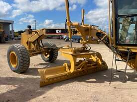 CAT 12H Grader (great condition) - picture1' - Click to enlarge