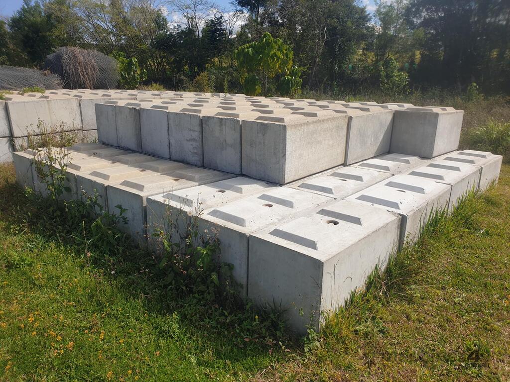 Used Concrete Interlocking blocks with tie down points Concrete