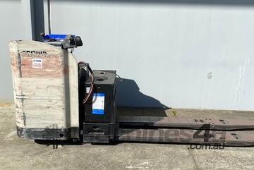 Crown Double Length Pallet Mover Late Model: Ideal for Dock Work and Transporting Crown Double Length Pallet Mover Late Model: Ideal for Dock Work and Transporting