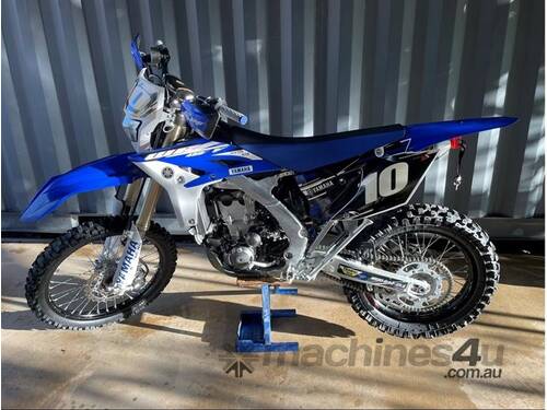 caption 2014 YAMAHA WR 450F MOTOR BIKE