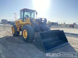 Volvo L105 Wheeled Loader - picture2' - Click to enlarge