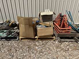 Pallet of Assorted Pipe Gear - picture2' - Click to enlarge