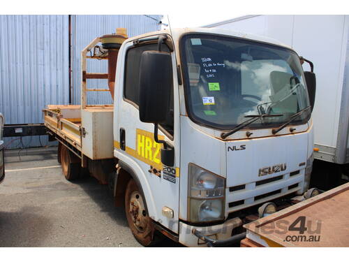  2001 ISUZU NLS200 TRUCK