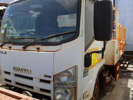  2001 ISUZU NLS200 TRUCK - picture0' - Click to enlarge