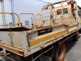  2001 ISUZU NLS200 TRUCK - picture2' - Click to enlarge