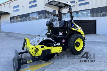 Multipac   104H Solid Padfoot Roller