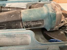 Corded Mikita Angle Grinder - picture2' - Click to enlarge