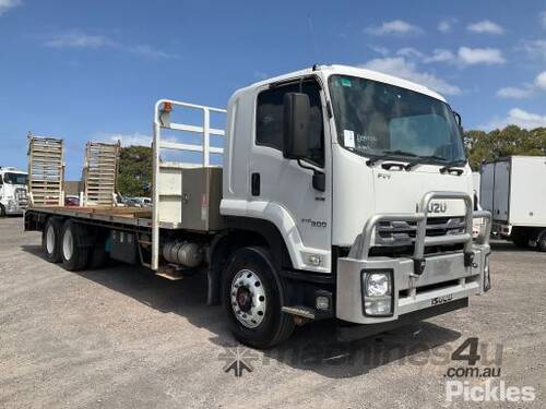 2017 Isuzu FVZ 240-300 Beaver Tail / Crane Truck