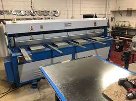 Urgent Sale: Pre-Owned Metalmaster 2500mm x 4.5mm Hydraulic Guillotine - picture2' - Click to enlarge