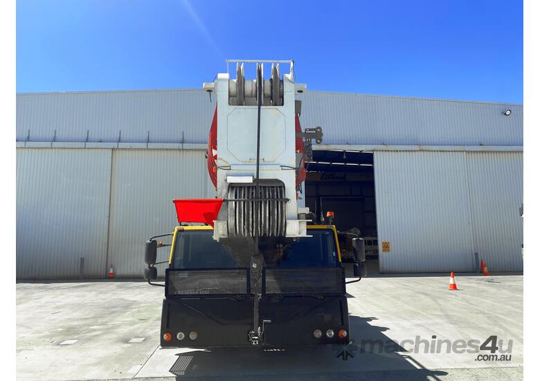caption 2011 Leibherr LTM 1250-6.1