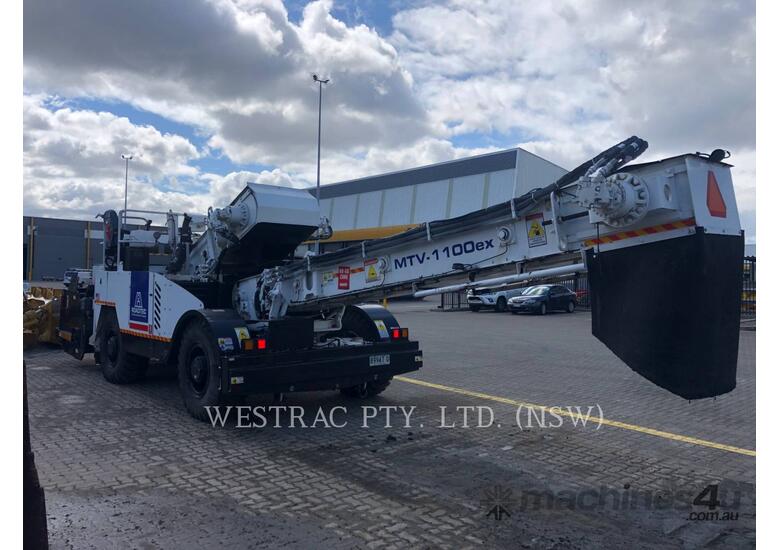 caption ROADTEC MTV1100EX Asphalt Distributors