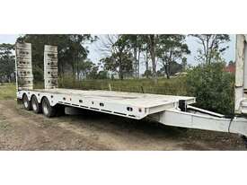 2021 MIDLAND INDUSTRIES 3 AXLE SEMI TAG TRAILER - picture0' - Click to enlarge