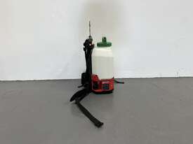 Milwaukee cordless backpack sprayer - picture1' - Click to enlarge