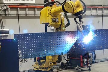 Customised Welding Robot Systems | Fanuc R2000iA/210F With 400A Water Cooled Megmeet Welder