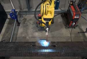 Fanuc R2000iA 210F Welding Robot System With 400A Water Cooled Megmeet Welder