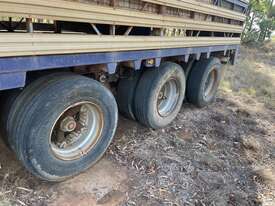 1988 BYRNE Tri Axle Stock Crate  - picture2' - Click to enlarge