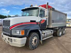 2005 Mack CH Tipper - picture1' - Click to enlarge
