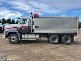 2005 Mack CH Tipper - picture2' - Click to enlarge