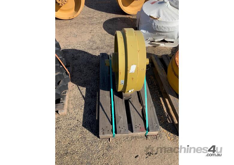 caption 111-1729 - CATERPILLAR D8, D8R, D8T AFTERMARKET IDLER GP TRACK REAR
