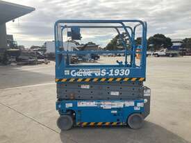 2009 Genie GS-1932 Scissor Lift (Electric) - picture2' - Click to enlarge