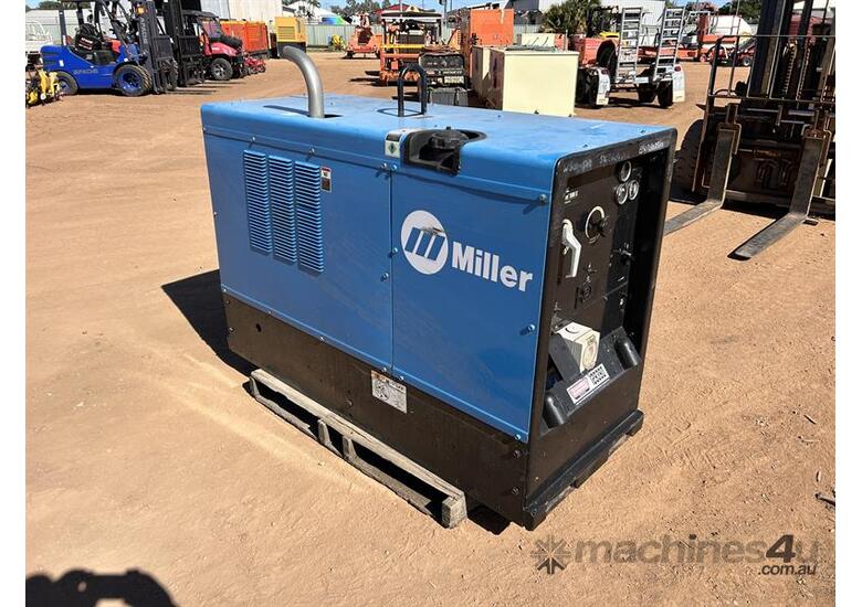 Used 2011 miller 2011 MILLER BIG BLUE 500 X WELDER GENRATOR Welding