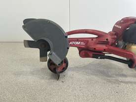 Honda Atom Edger 561 (Ex Council) - picture2' - Click to enlarge