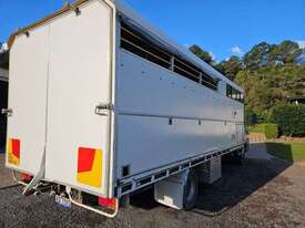 2000 Hino Ranger 4 Horse Truck - SUNSHINE COAST - picture1' - Click to enlarge