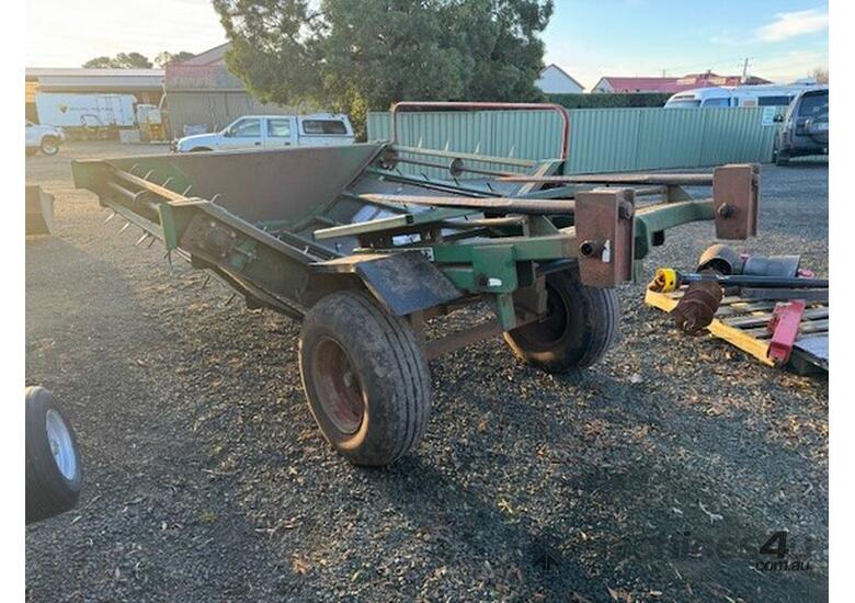 caption John Deere Truline Bale Feeder Feeder Wagons