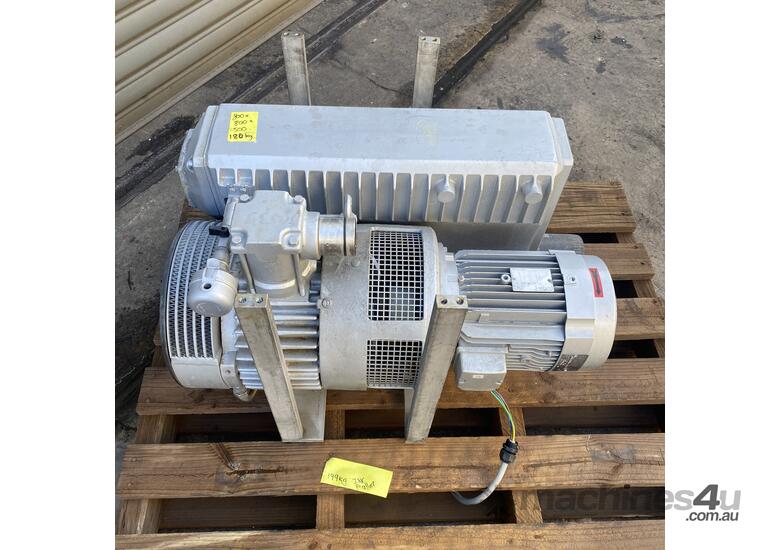 caption Busch Type RC 0160 C 4ZI GQZZ 3 phase 415V Rotary Vane vacuum pump 0.5 mbar 4kW 2