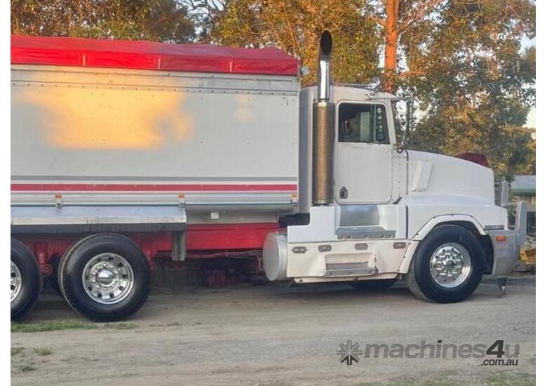 caption 1988 Kenworth T600 Tipper 500 HP - Well Maintained and Ready for Work!