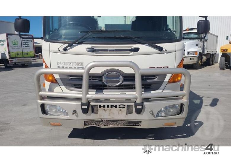 caption Hino FC 1022