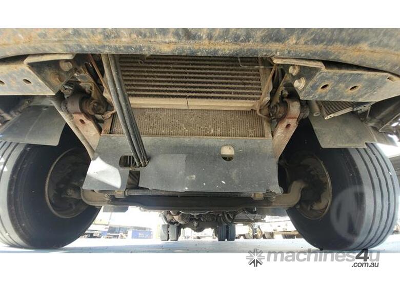 caption Hino FC 1022