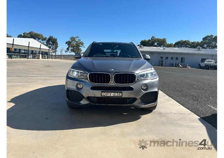 caption BMW X5 Sdrive