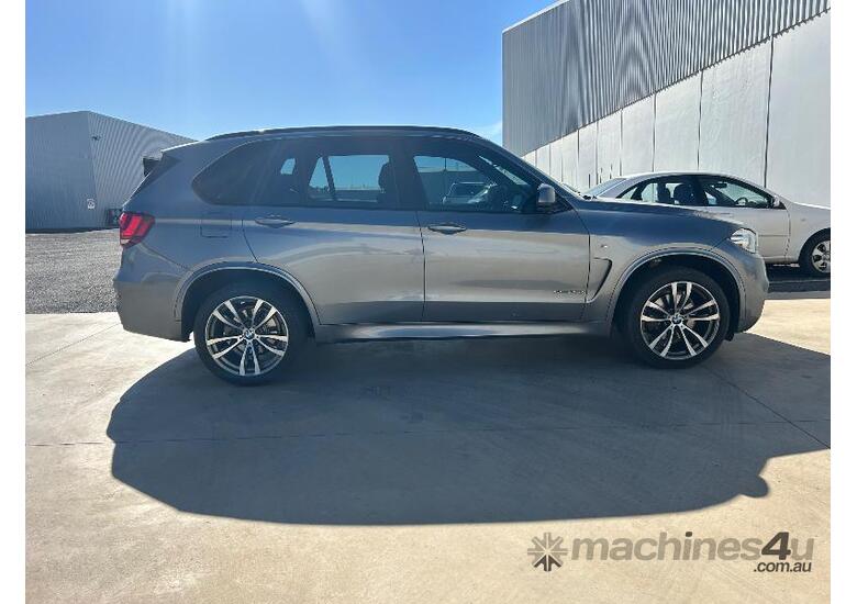 caption BMW X5 Sdrive