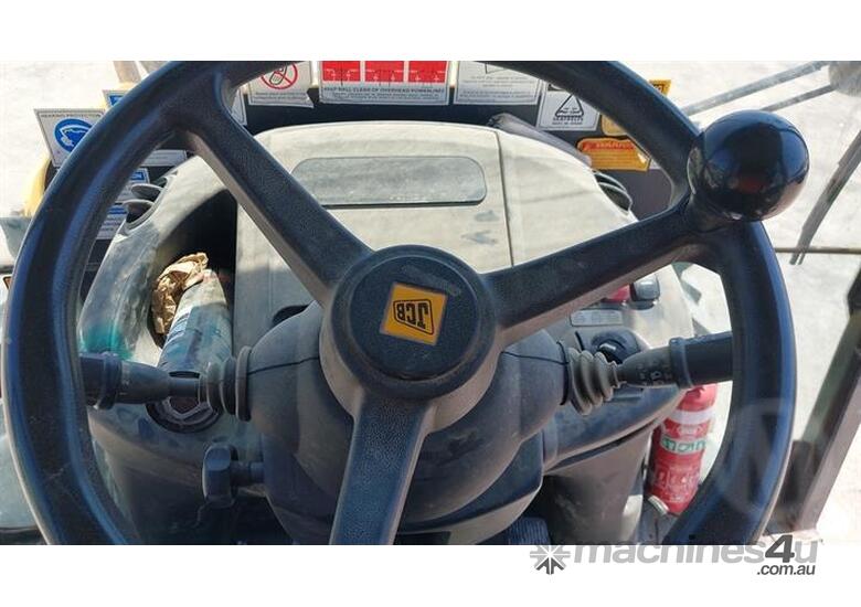 caption JCB 3CX
