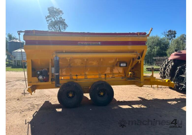 caption Steele Steel 10T Maxi Feeder