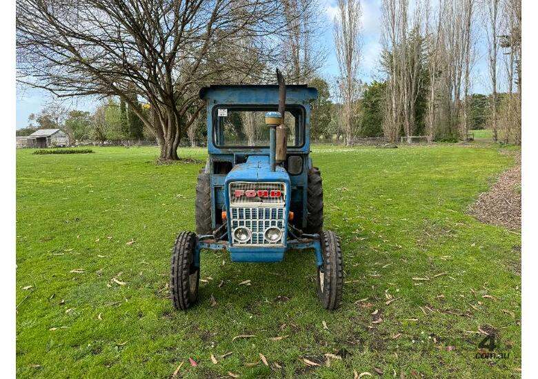 caption Ford 3000
