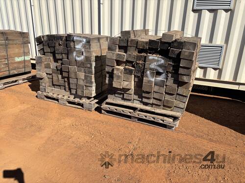 caption 2 x Pack Timber Gluts