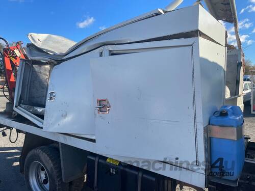 caption 2018 Isuzu NPS 75-155 Service Body / Crane Truck