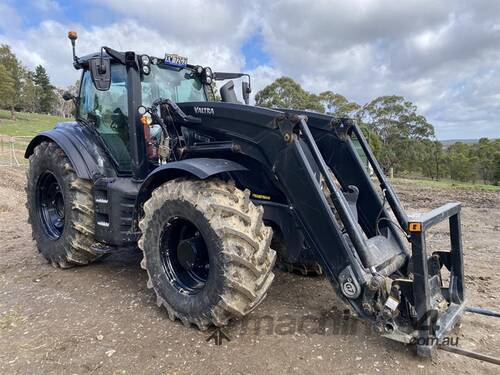 caption Valtra T235 MFWD