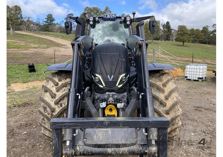 caption Valtra T235 MFWD