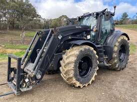 Valtra T235 MFWD - picture2' - Click to enlarge