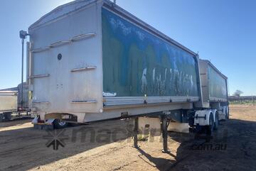 2005 Sloanbuilt Trailers Tandem B-Double Combination Set 2005 Sloanbuilt Trailers Tandem B-Double Combination Set
