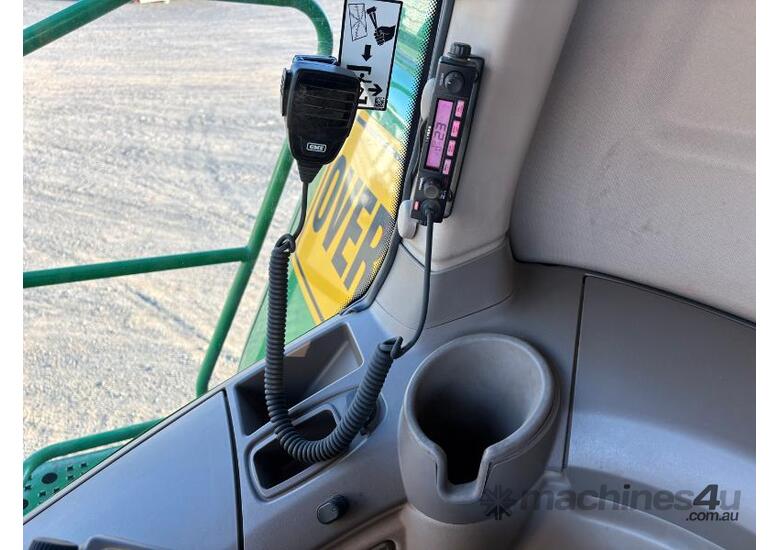 Combine Harvester John Deere S690