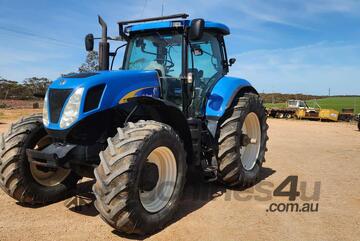 2008 New Holland T7060 Tractor